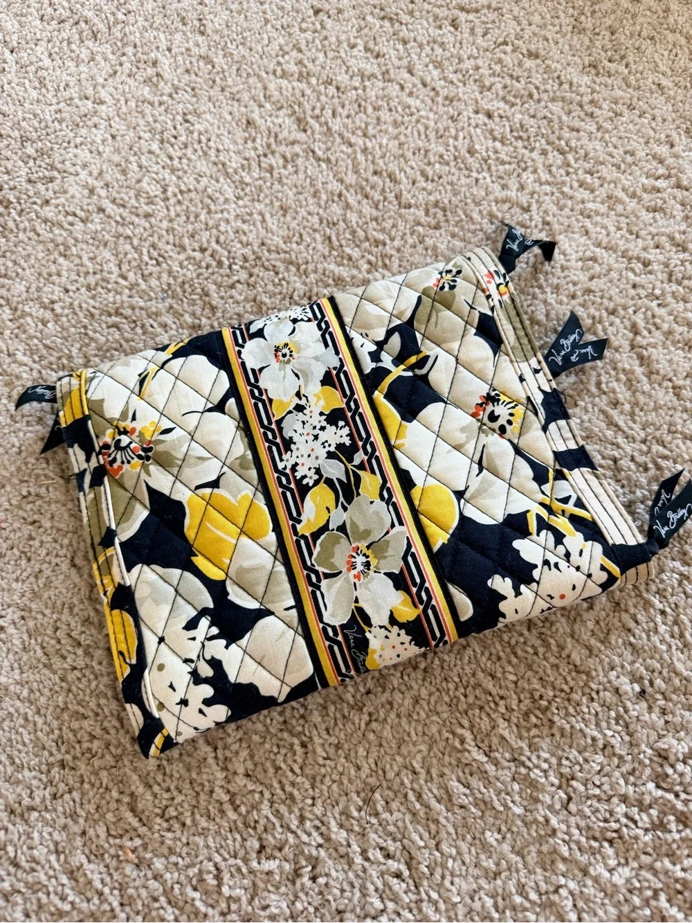 NWOT. Vera Bradley travel organizer dogwood